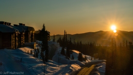 sunrise big white ski mt arthurs monashee mountains range british columbia